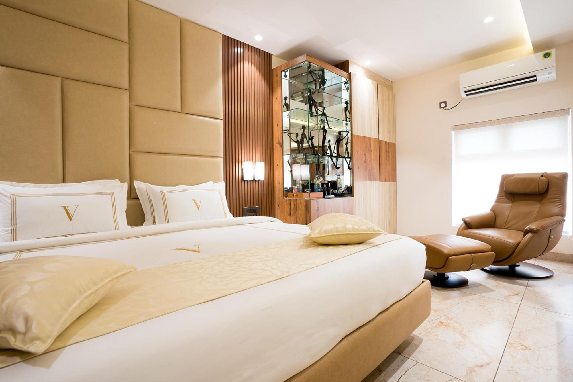 Oriva Vinflora Residency - Nr Lv Prasad Hospital, Banjara Hills Hotell Hyderabad Eksteriør bilde