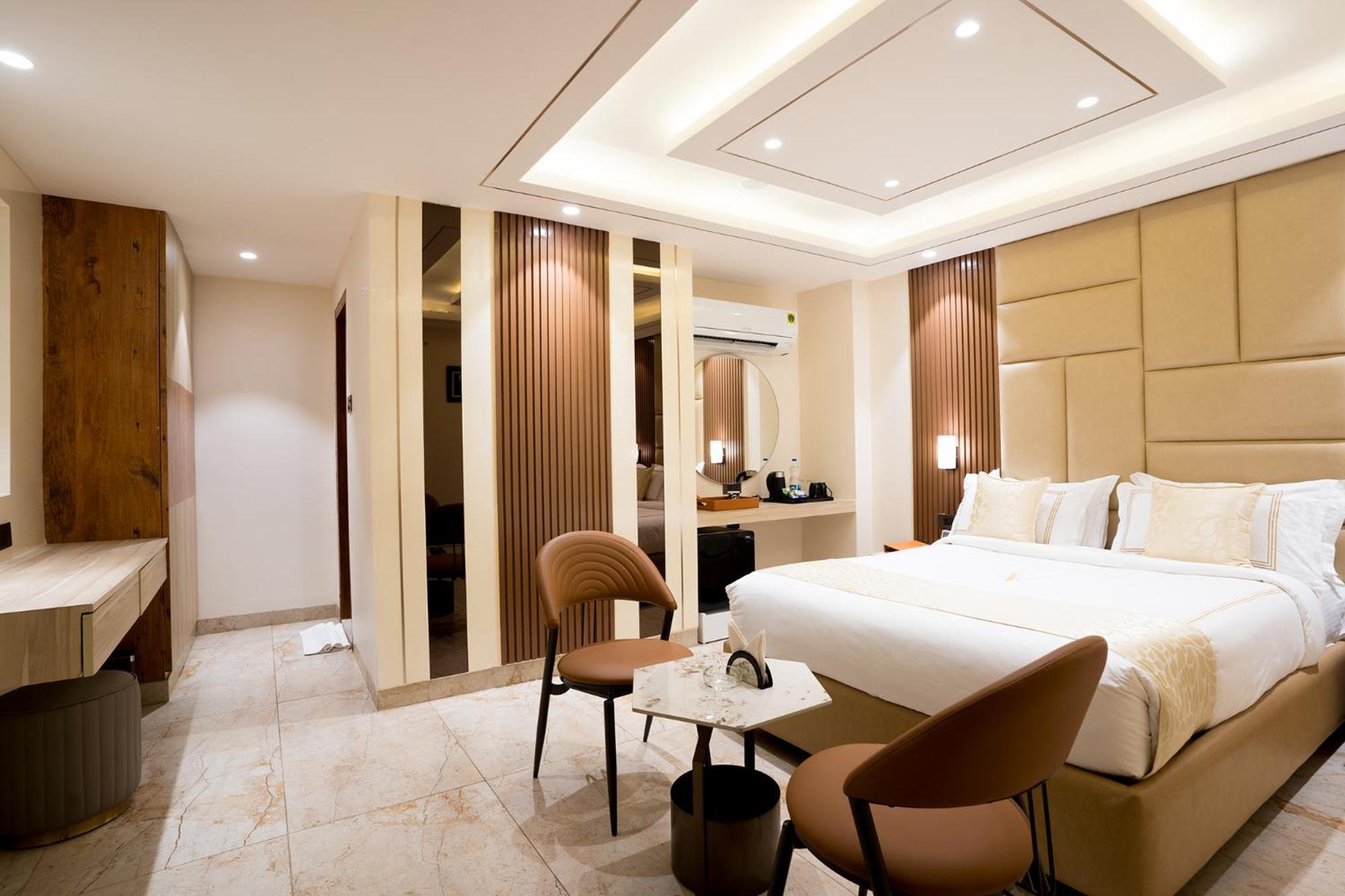 Oriva Vinflora Residency - Nr Lv Prasad Hospital, Banjara Hills Hotell Hyderabad Eksteriør bilde