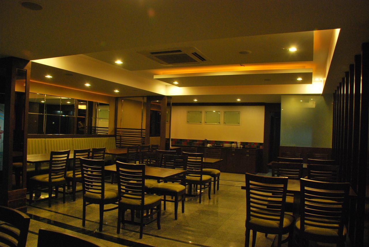 Oriva Vinflora Residency - Nr Lv Prasad Hospital, Banjara Hills Hotell Hyderabad Eksteriør bilde