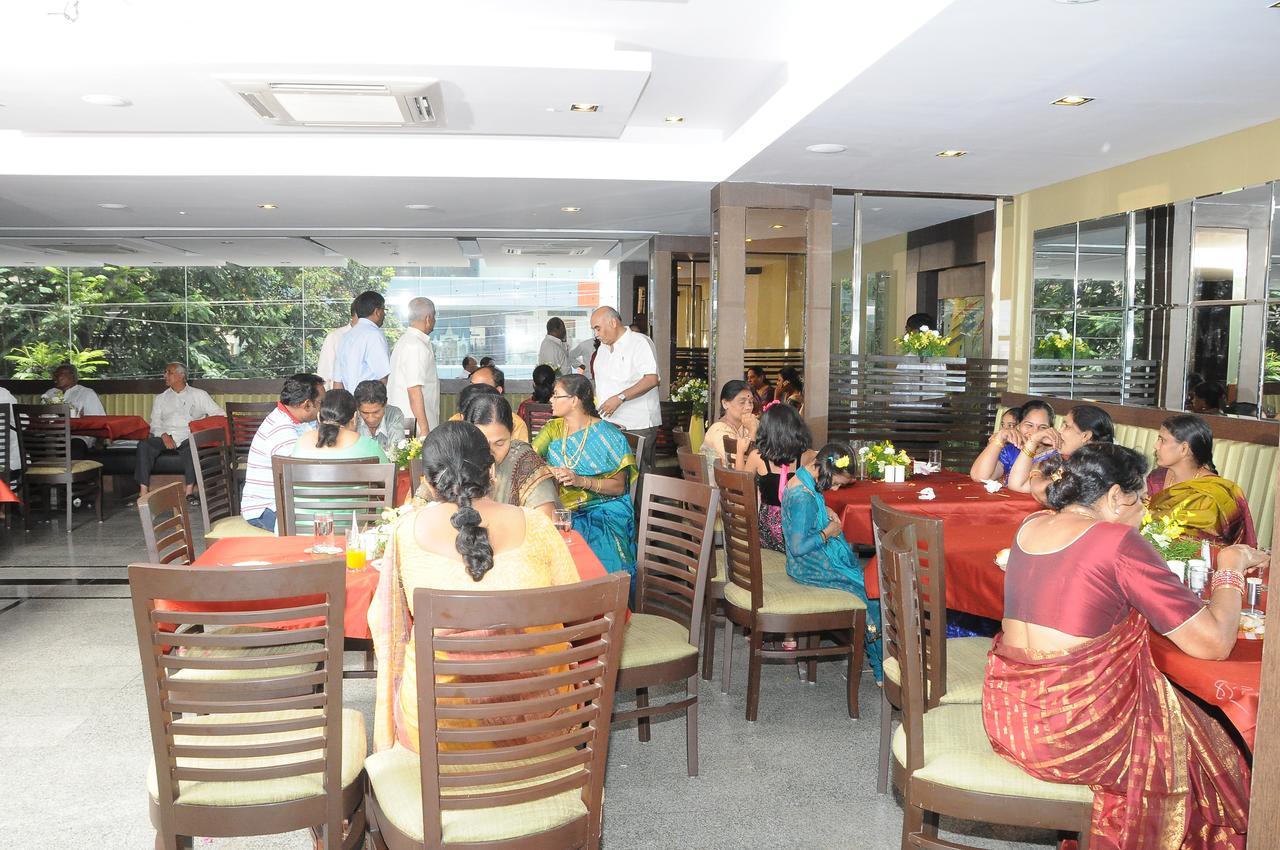 Oriva Vinflora Residency - Nr Lv Prasad Hospital, Banjara Hills Hotell Hyderabad Eksteriør bilde