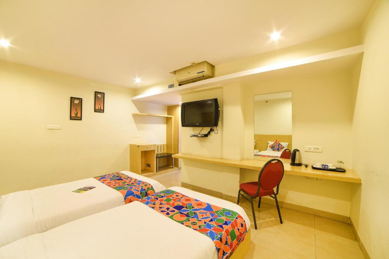 Oriva Vinflora Residency - Nr Lv Prasad Hospital, Banjara Hills Hotell Hyderabad Eksteriør bilde